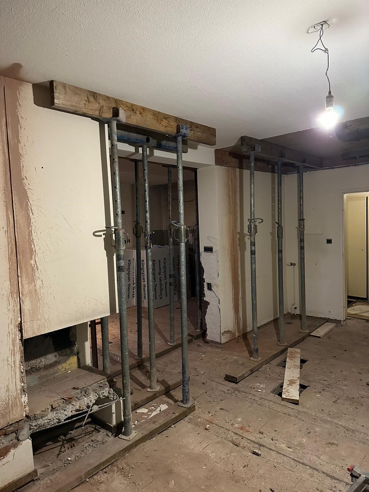 Hak en breekwerk draagmuren Edam - tijdens werkzaamheden